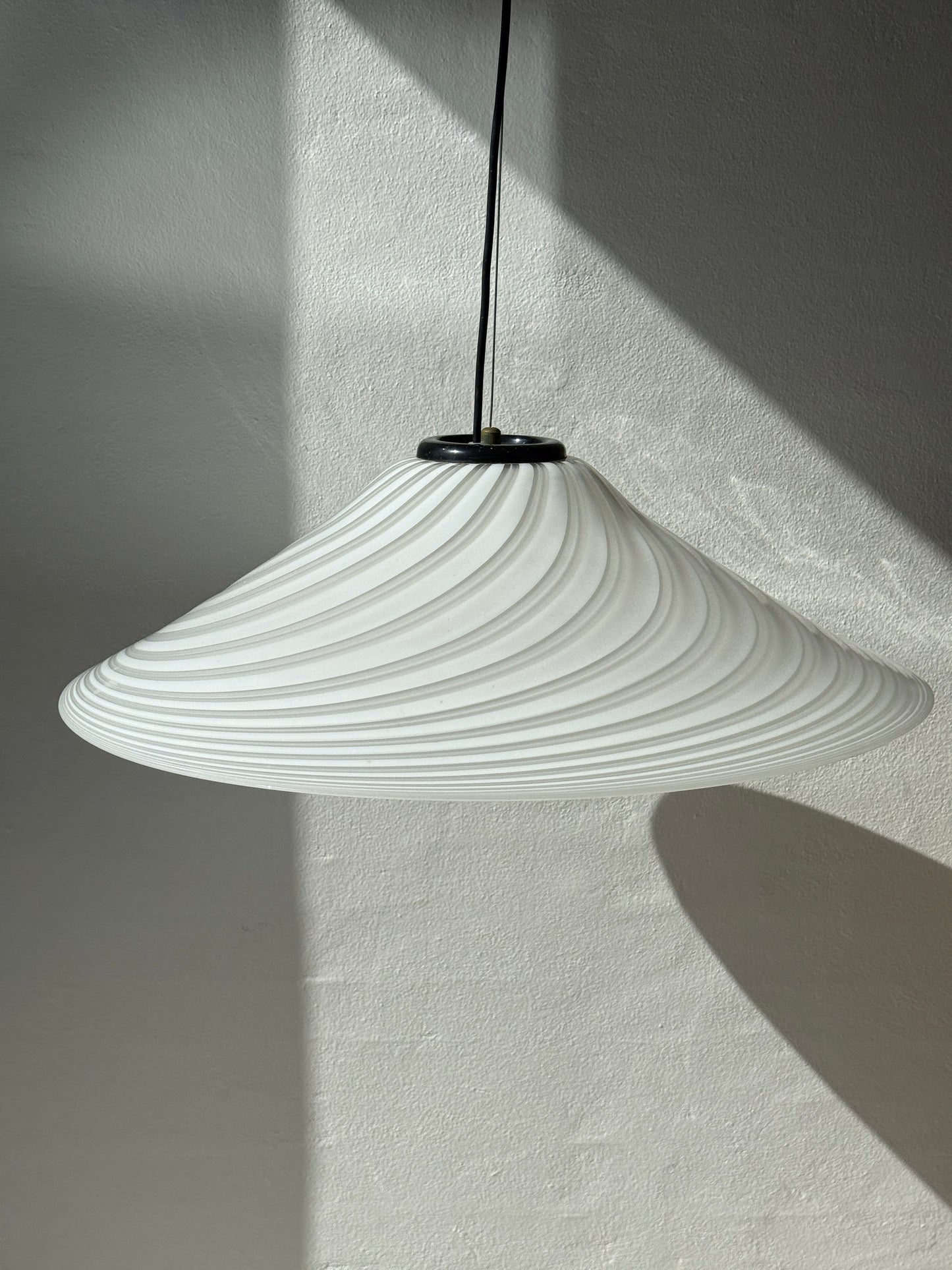 Stor Murano pendel, hvid swirl