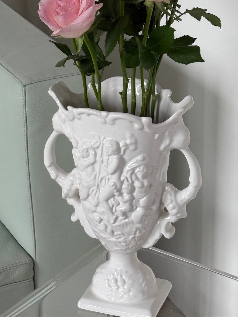 Fajancevase med hanke