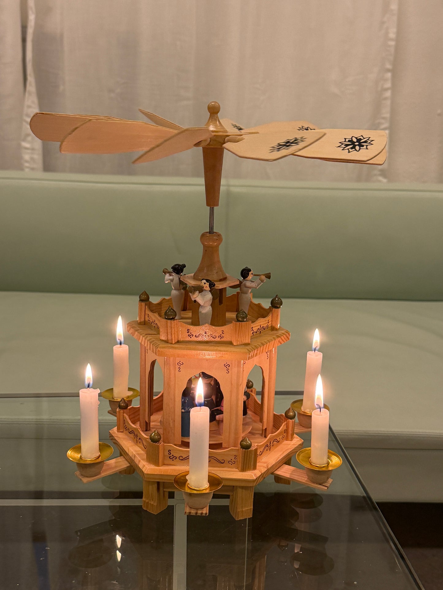 Julepyramide i træ, 2 etager