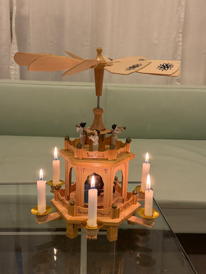 Julepyramide i træ, 2 etager