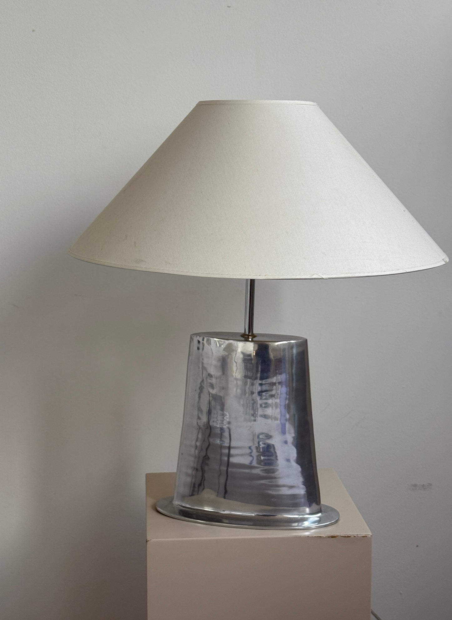 Elegant bordlampe, aluminium