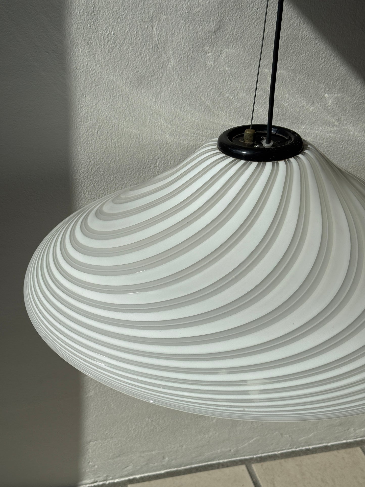 Stor Murano pendel, hvid swirl
