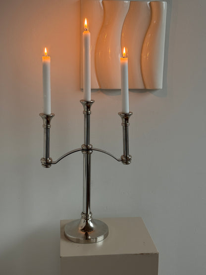 Klassisk trearmet lysestage