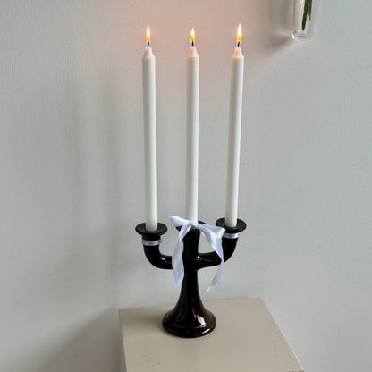 Brun trearmet lysestage, keramik