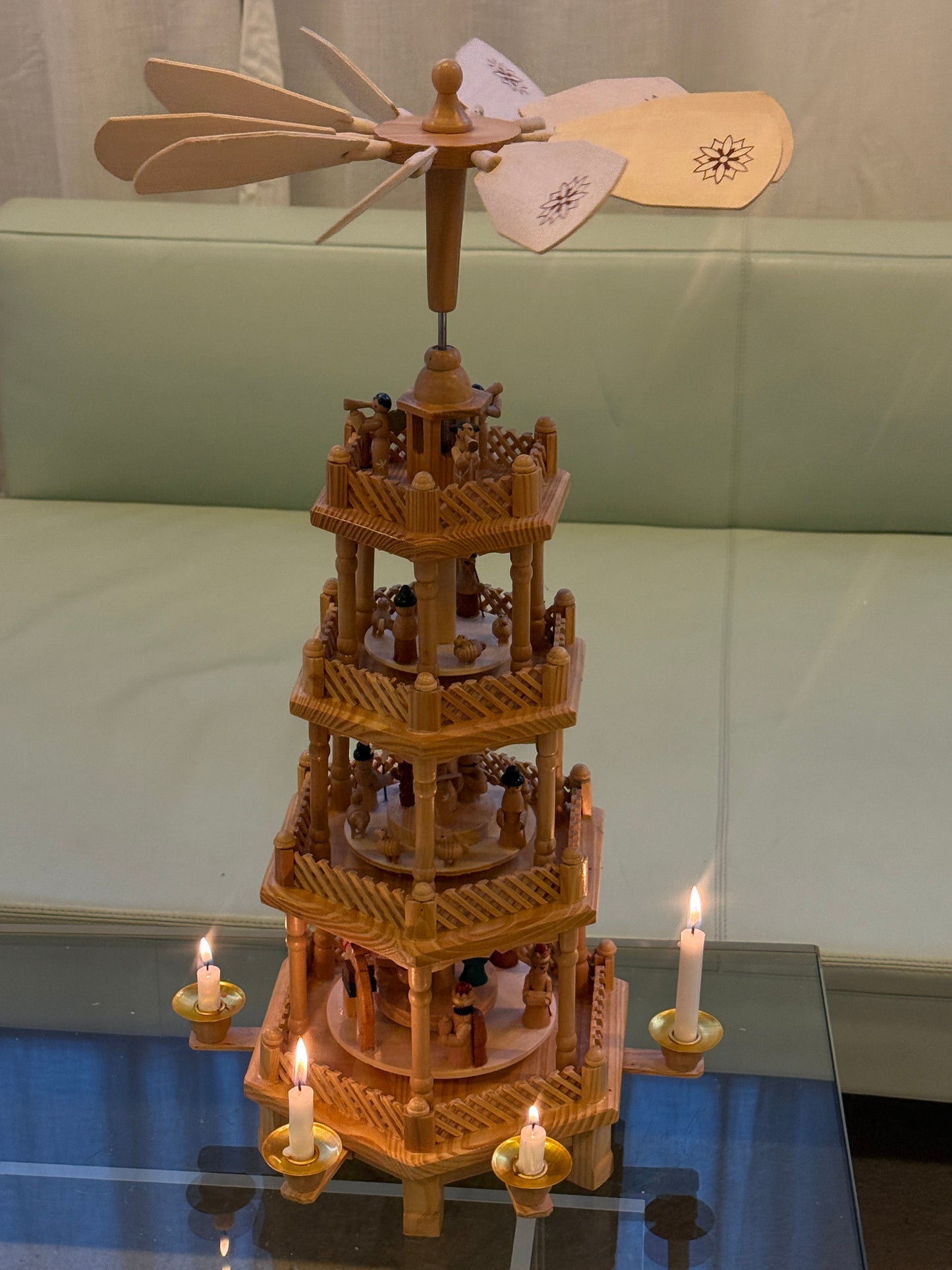 Stor julepyramide i træ, 4 etager
