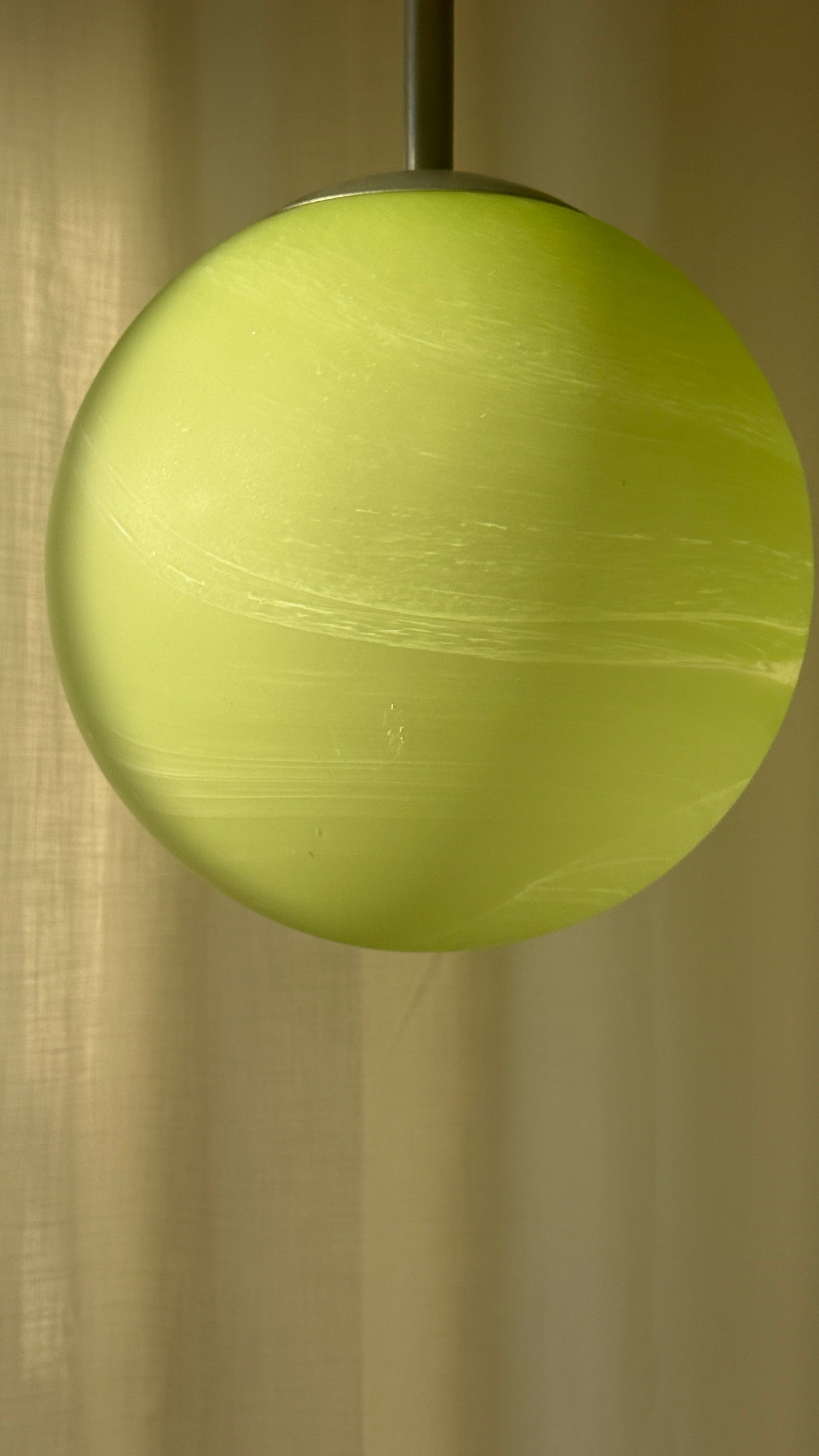 Loftlampe i lysegrønt glas