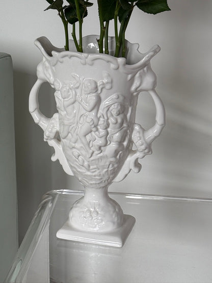 Fajancevase med hanke