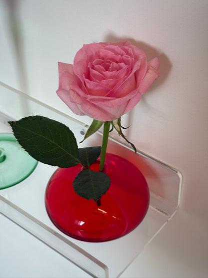 Mundblæst, rød glasvase