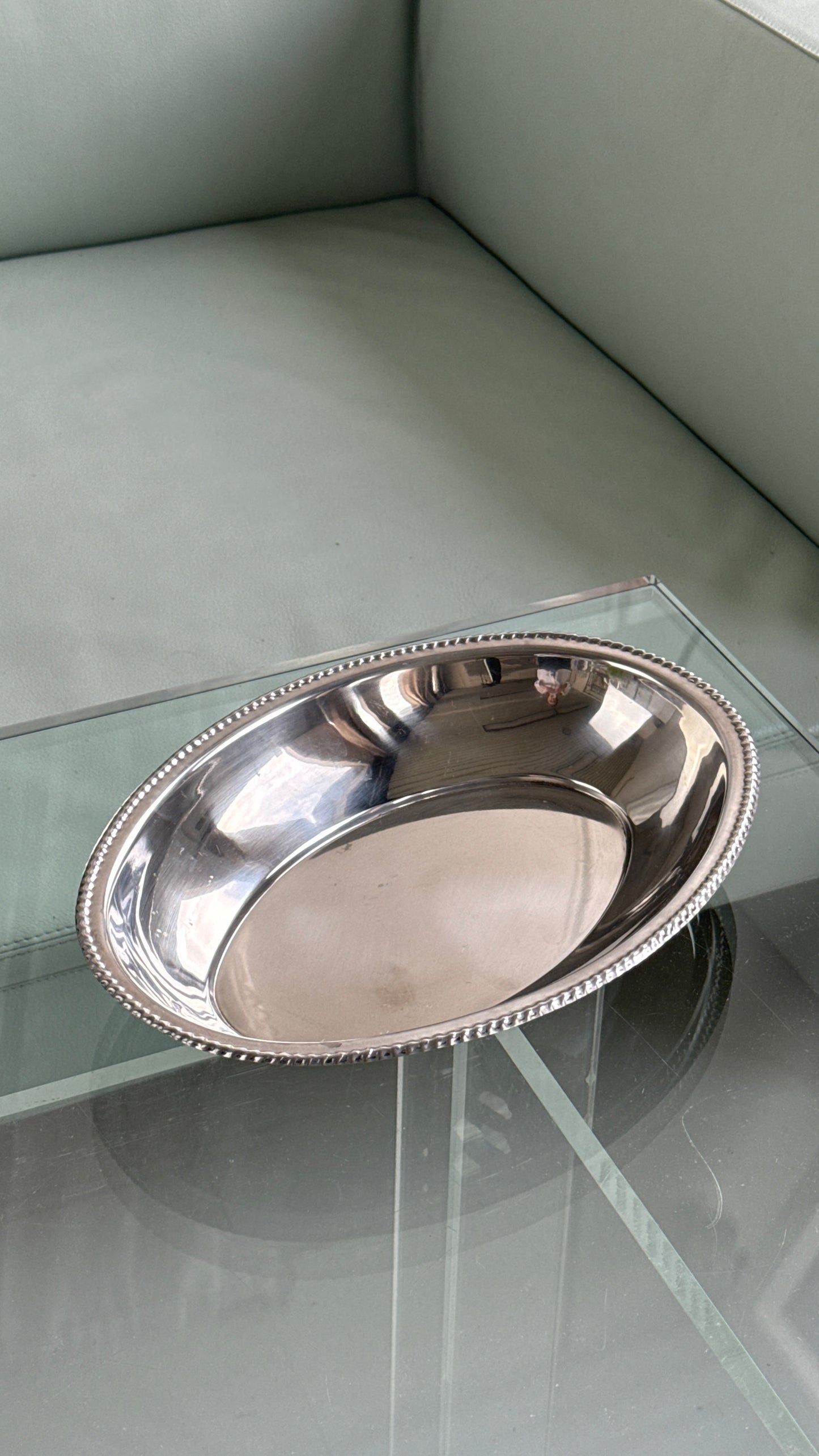 Vintage fad/skål med detaljeret kant