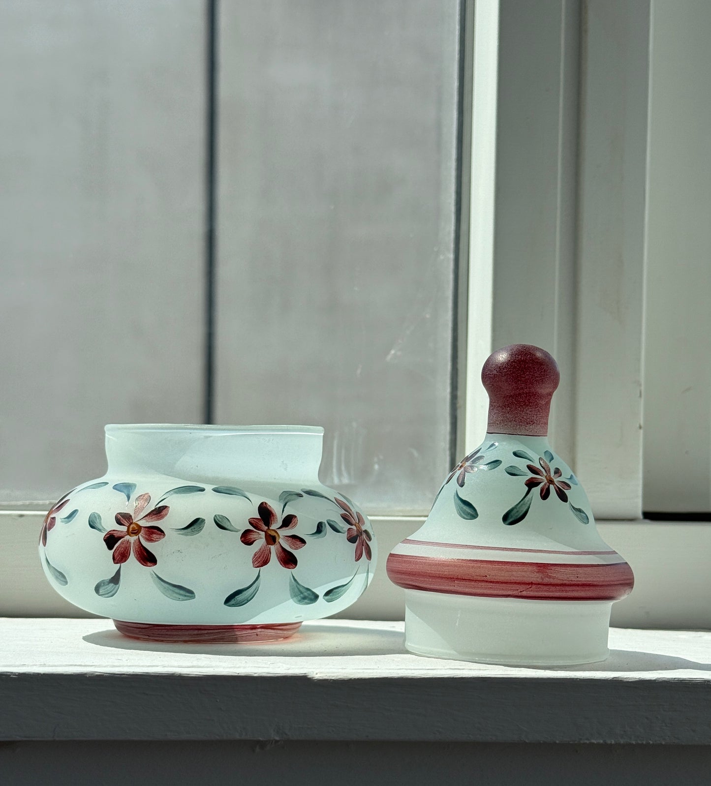 Håndmalet glaskrukke med låg