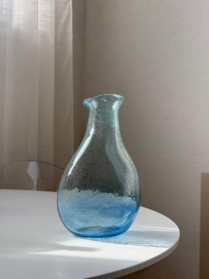 Mundblæst vandkande, blå