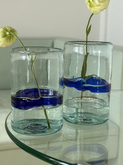 Mundblæste glas med blå detalje