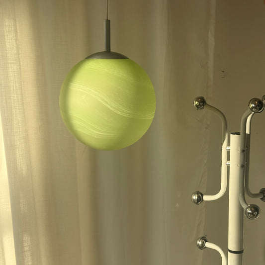 Loftlampe i lysegrønt glas