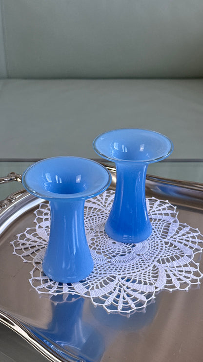 Lyseblå glasstager / minivaser, 2 dele
