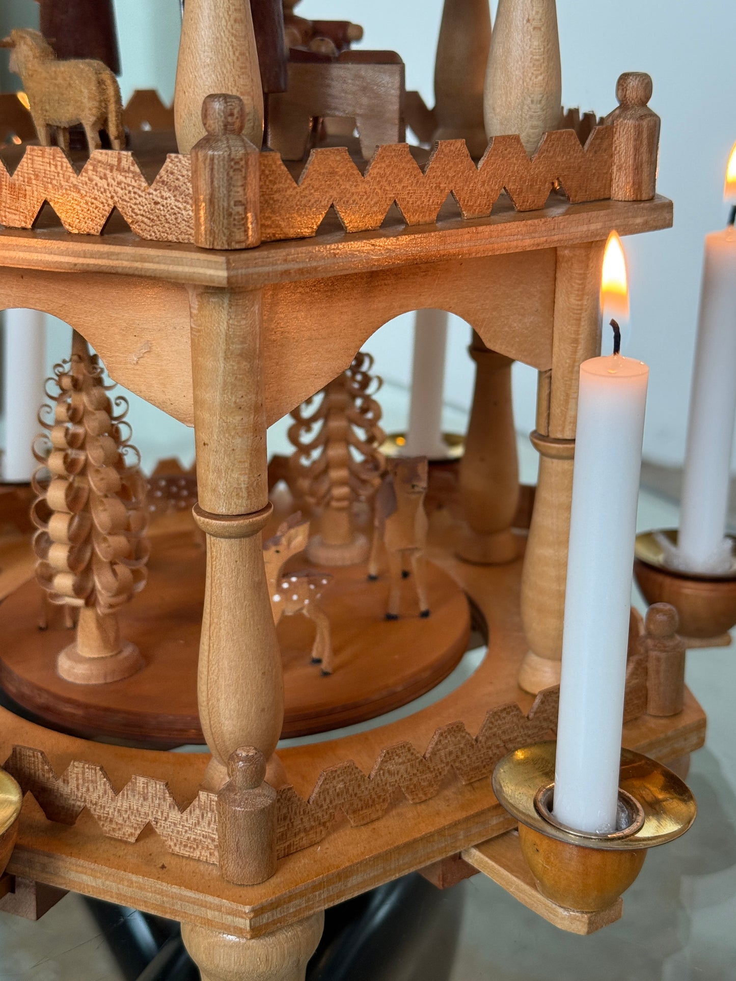 Julepyramide ~ trækarrusel