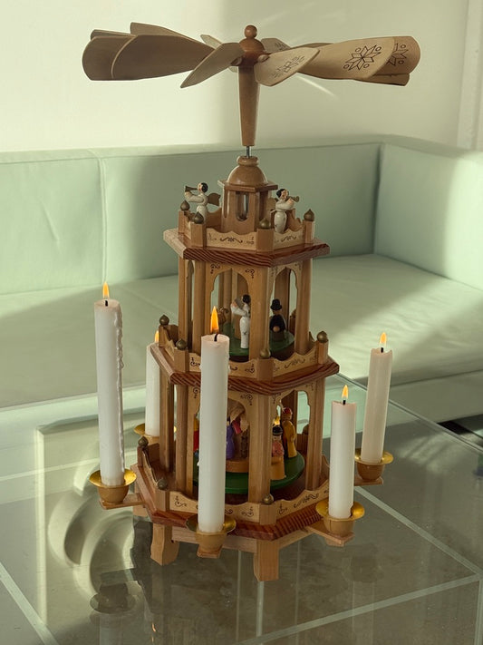 Stor, detaljeret julepyramide - træ