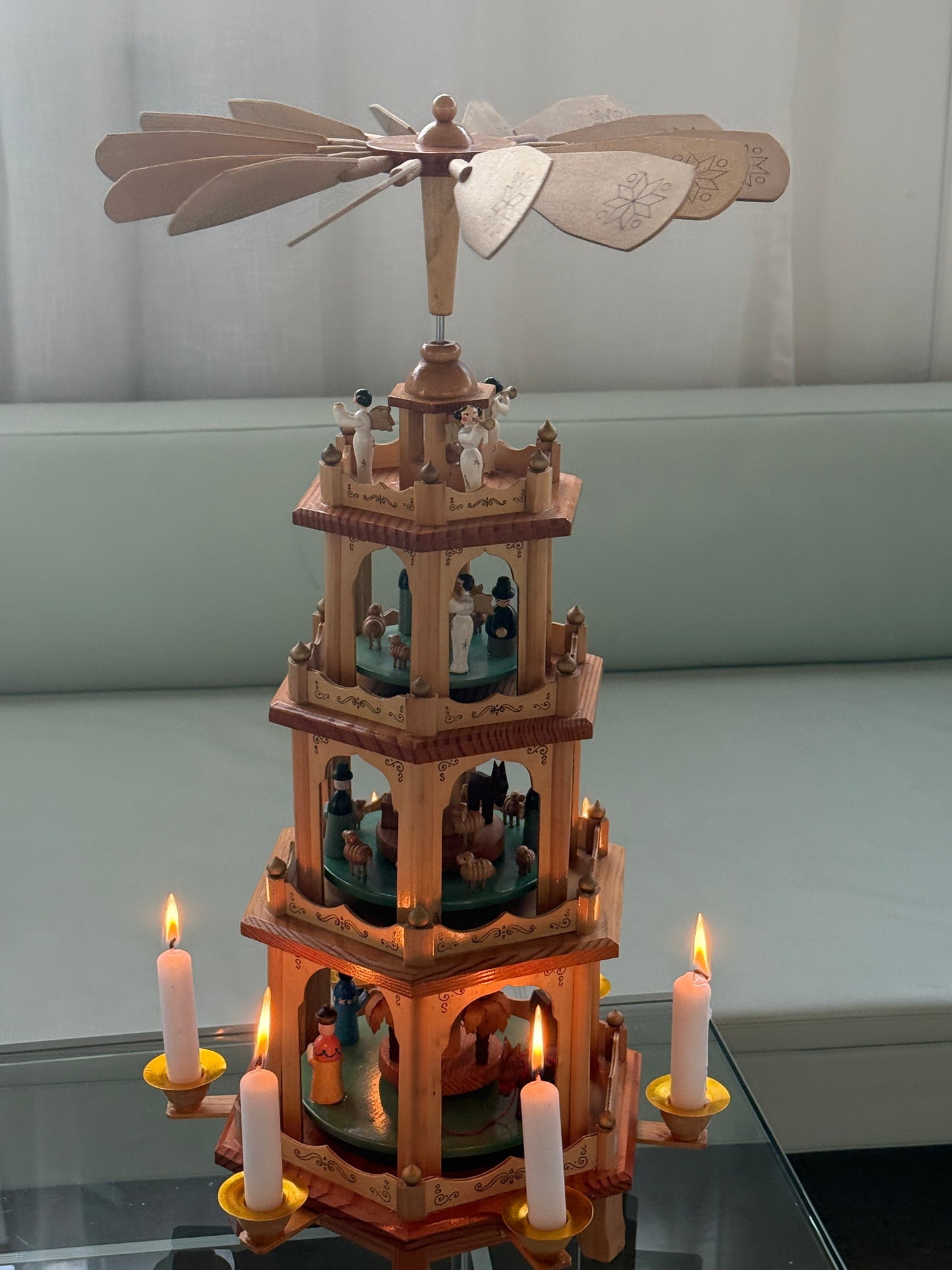 Julepyramide i træ - 4 etager