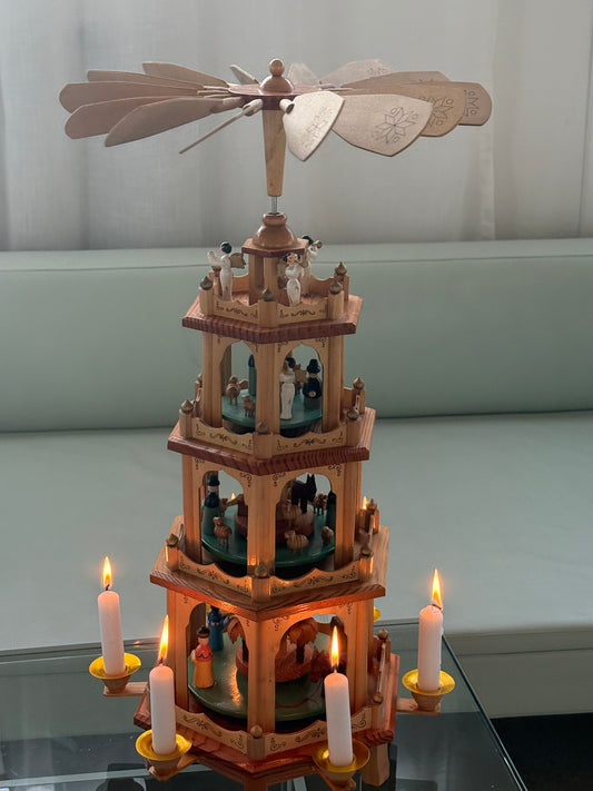 Julepyramide i træ - 4 etager