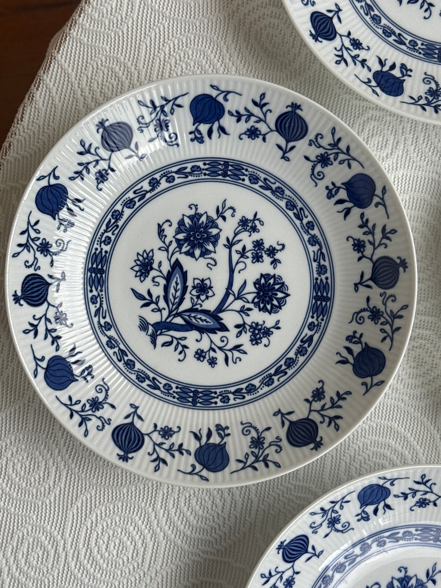 Tallerkner & skål med Blue Onion mønster