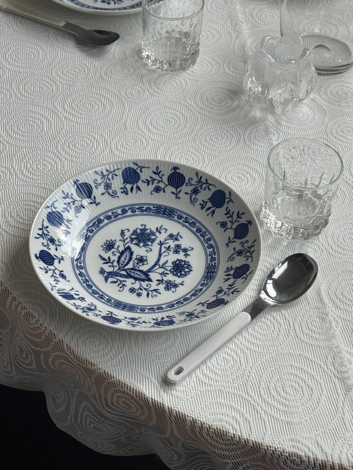 Tallerkner & skål med Blue Onion mønster