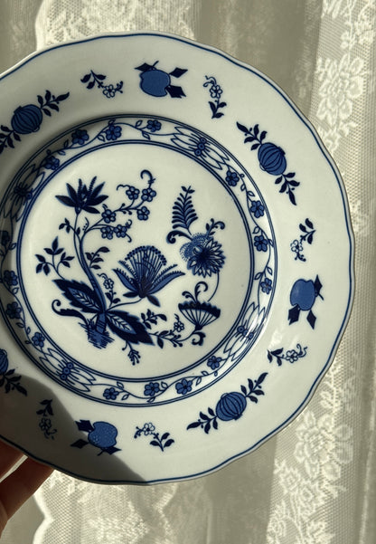 Tallerkner & fade med Blue Onion mønster