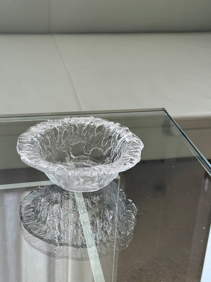 Magnor skål med organisk struktur