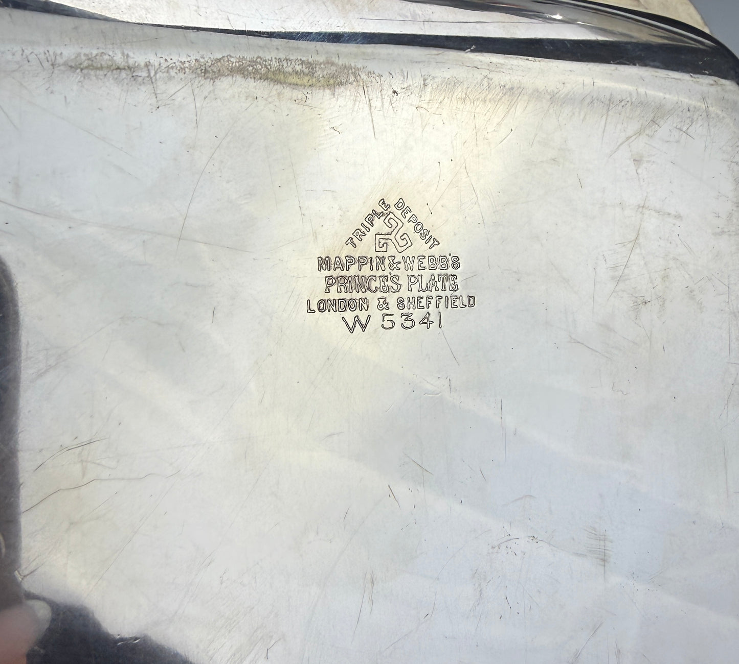 Engelsk serveringsfad/klokke, sølvplet