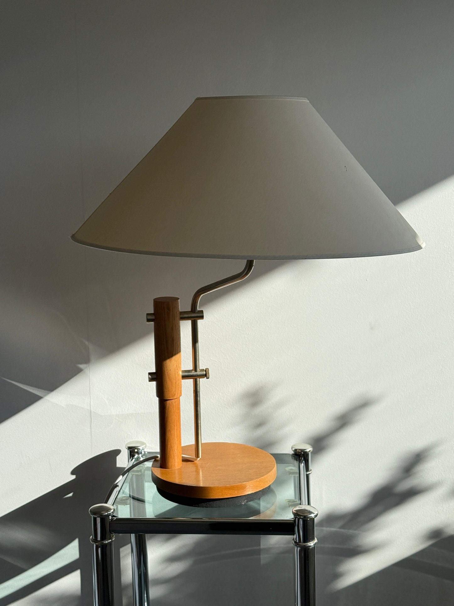 Vintage bordlampe i massiv egetræ