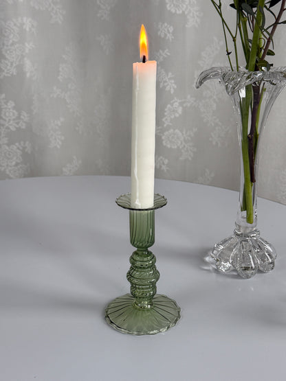 Elegant lysestage i grønt glas
