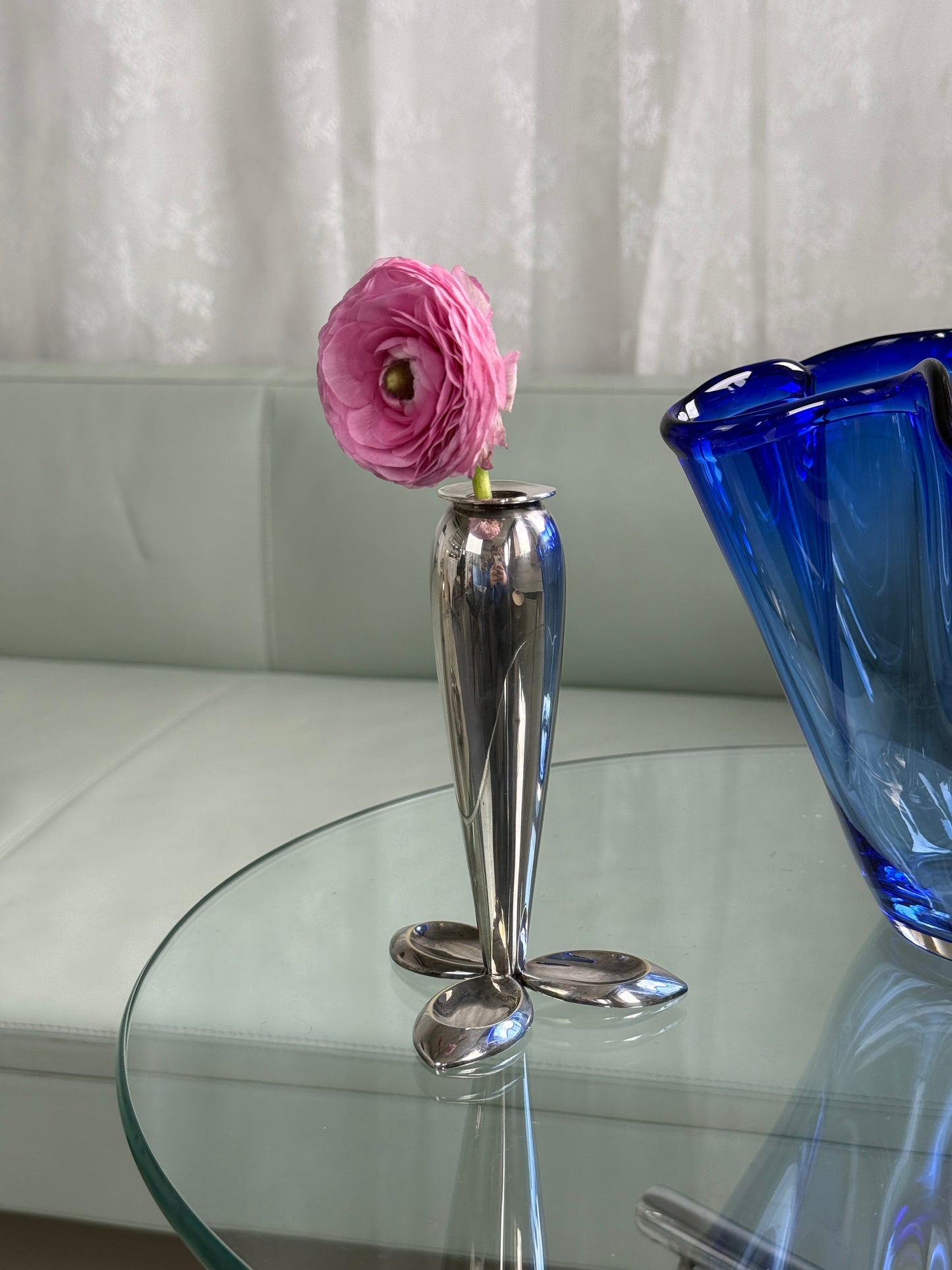 Elegant solifleur/vase