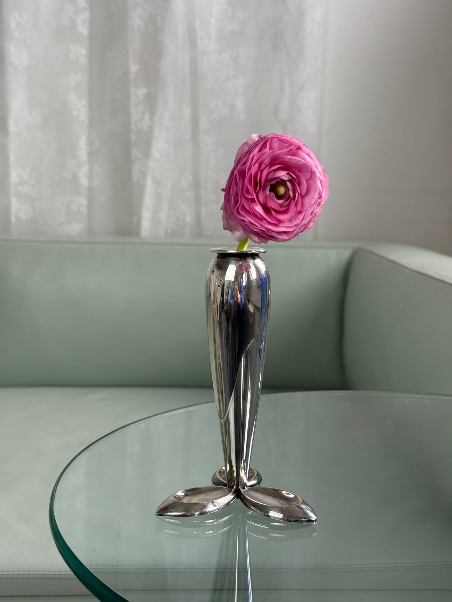 Elegant solifleur/vase