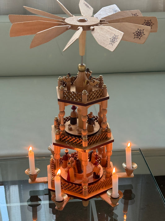 Erzgebirge julepyramide, 3 etager