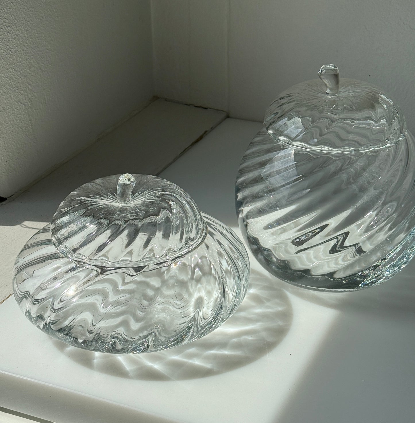 Mundblæste bonbonnierer i klar glas