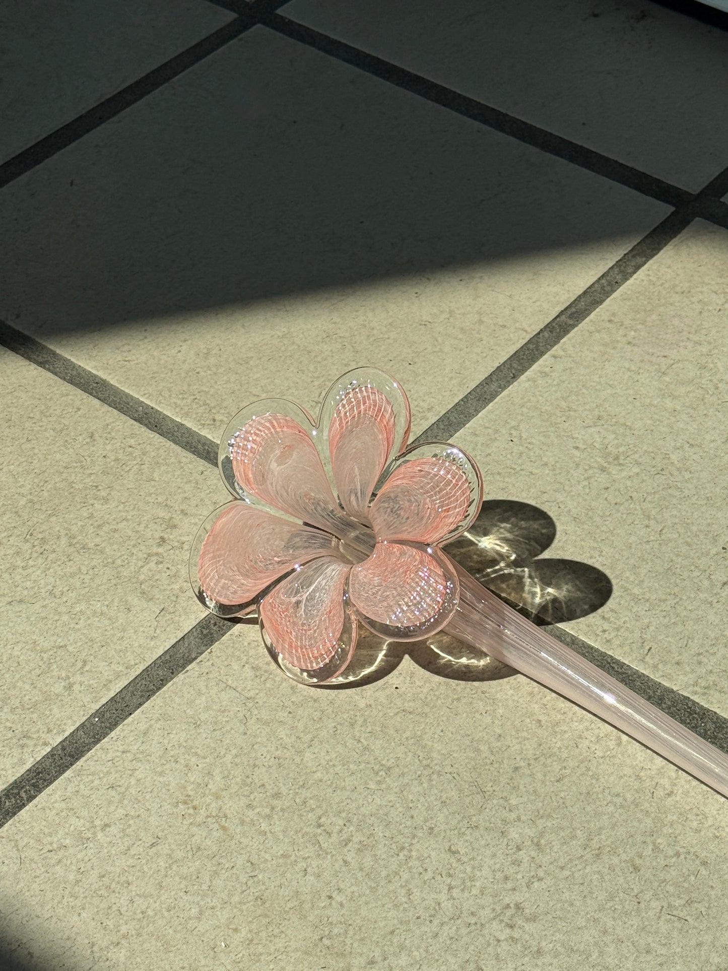 Murano glasblomst i rosa nuancer