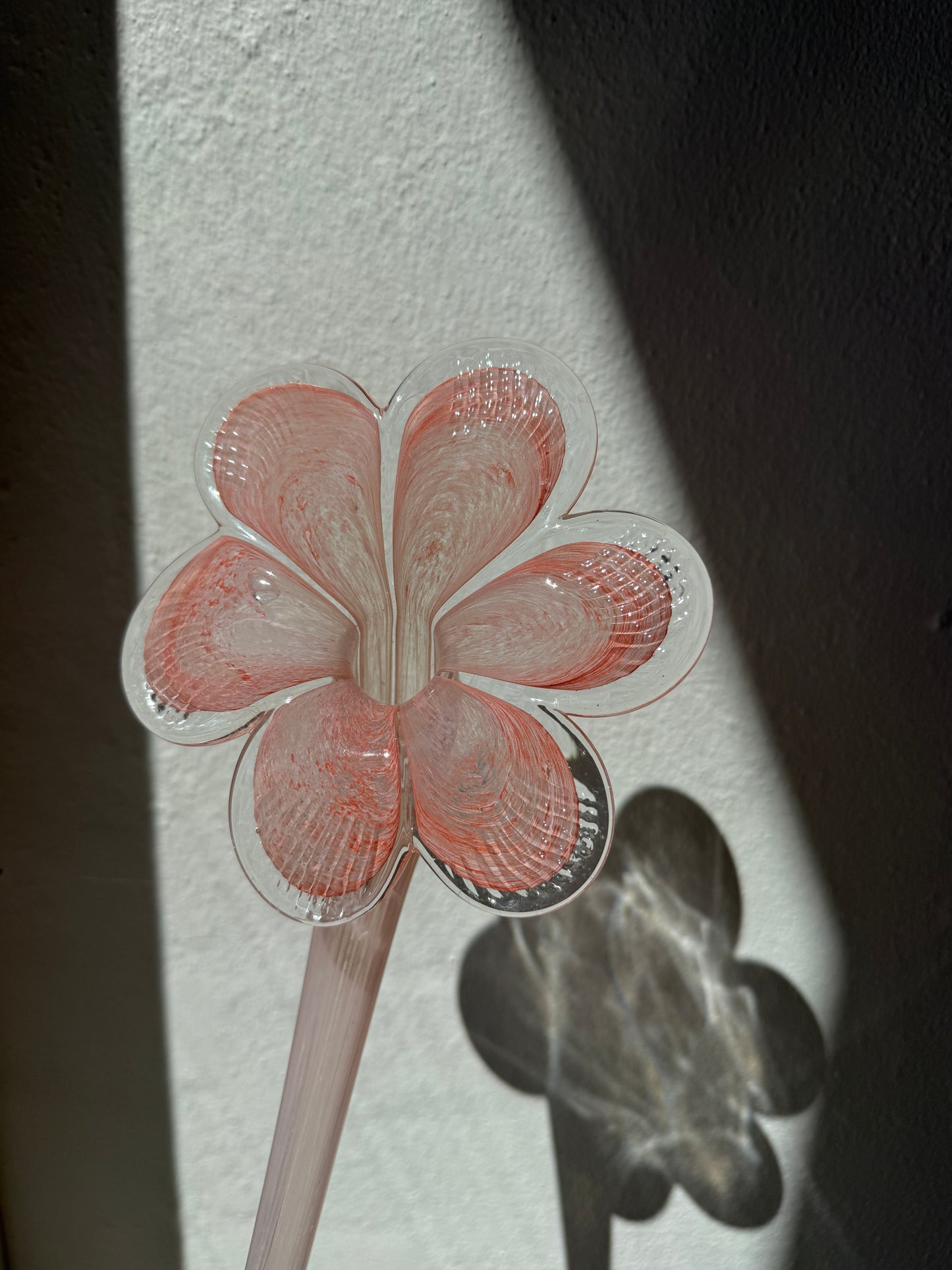 Murano glasblomst i rosa nuancer