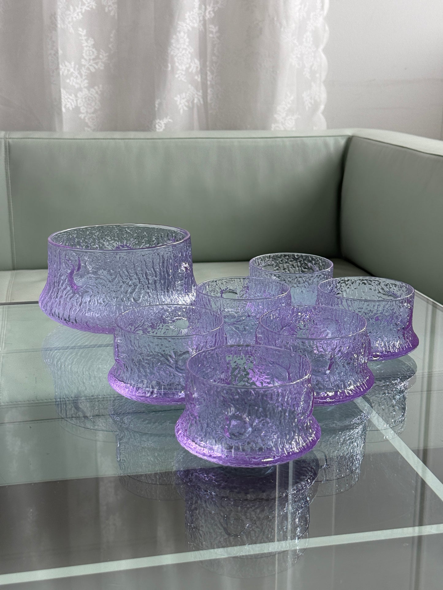 Elegant glassæt i lilla nuance med struktur – 7 dele