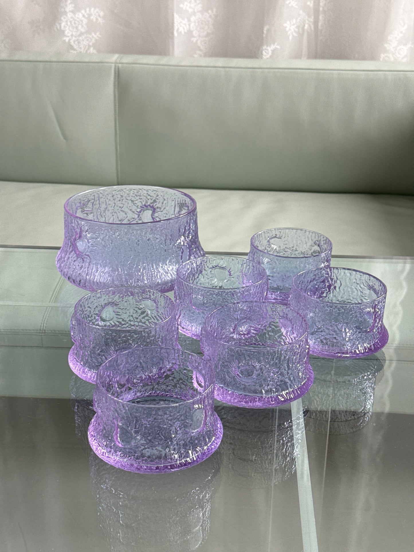 Elegant glassæt i lilla nuance med struktur – 7 dele