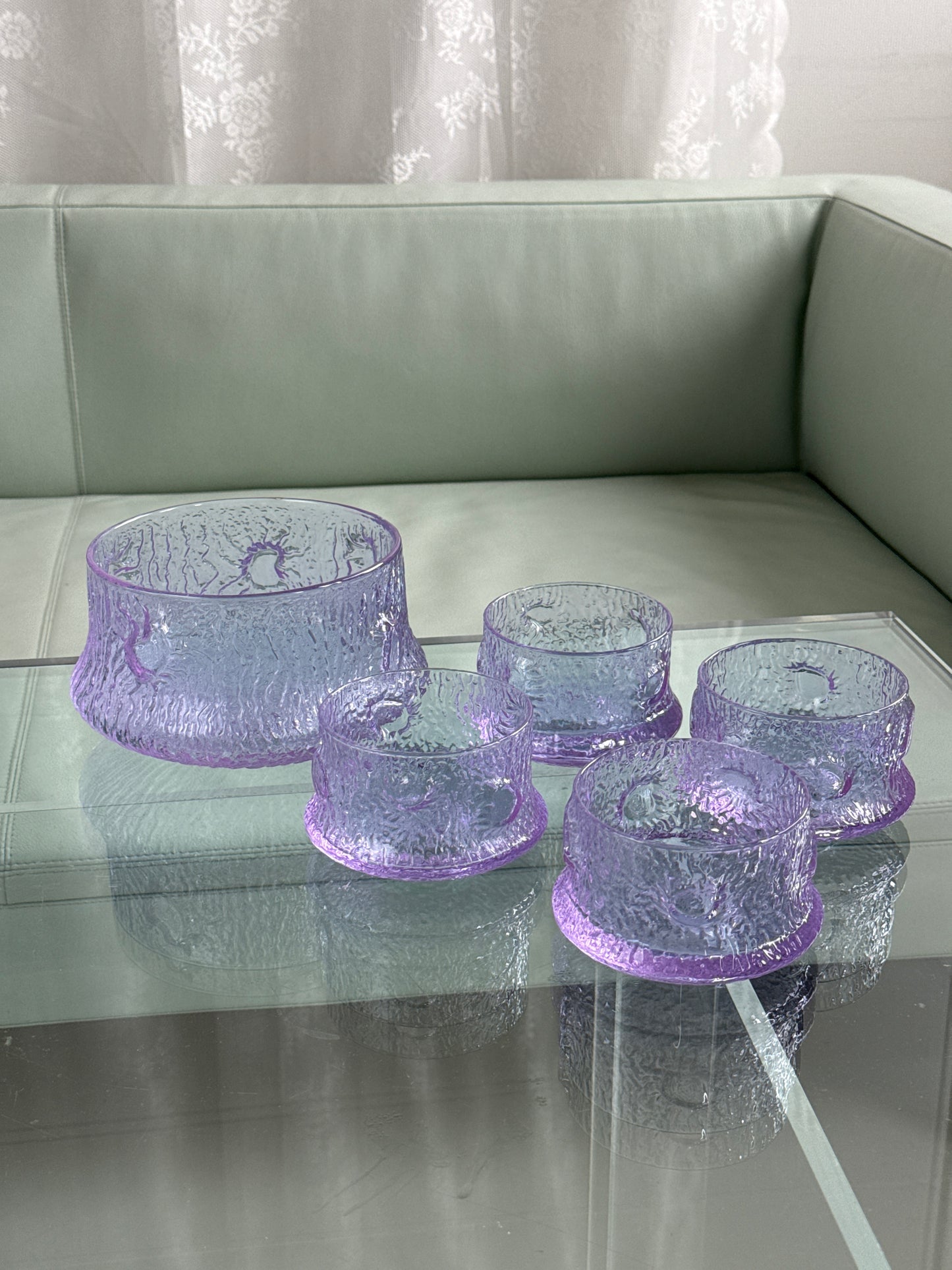 Elegant glassæt i lilla nuance med struktur – 7 dele