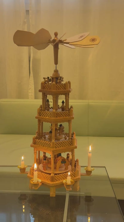Stor julepyramide i træ, 4 etager